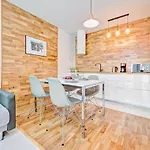 Homely Place Casa Verona - Stary Rynek - Parking Apartment Posen
