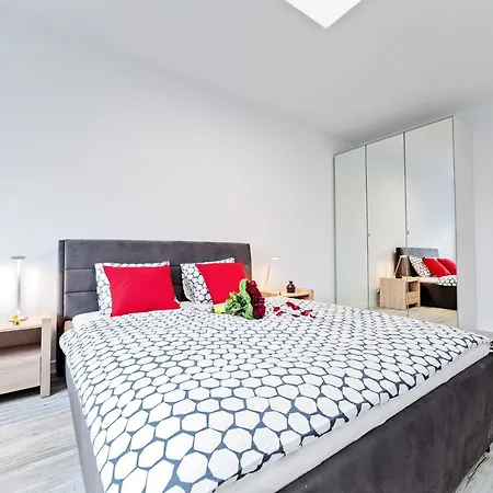 Maison Central Poznan & Parking Apartman *
