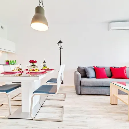 Maison Central Poznan & Parking Apartman *